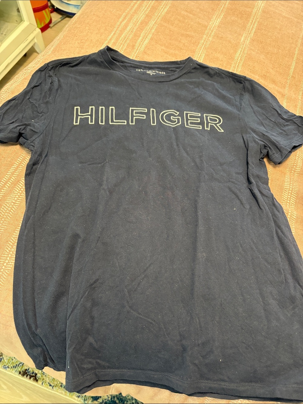 Tommy Hilfiger Men’s Navy Graphic Hilfiger Logo Tee